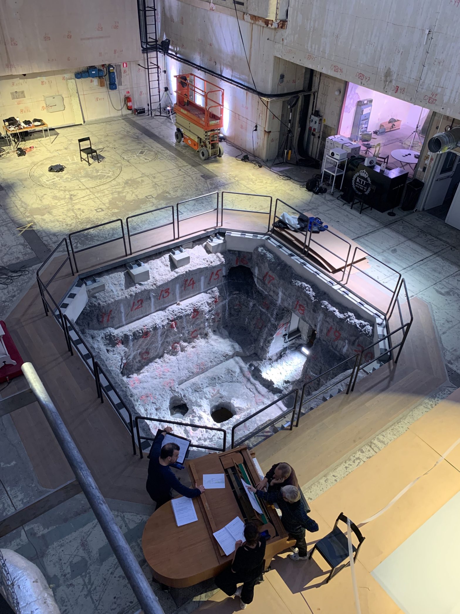 Hyperorgan interactions, suspended choirs, and the The Tale of the Great Computing Machine